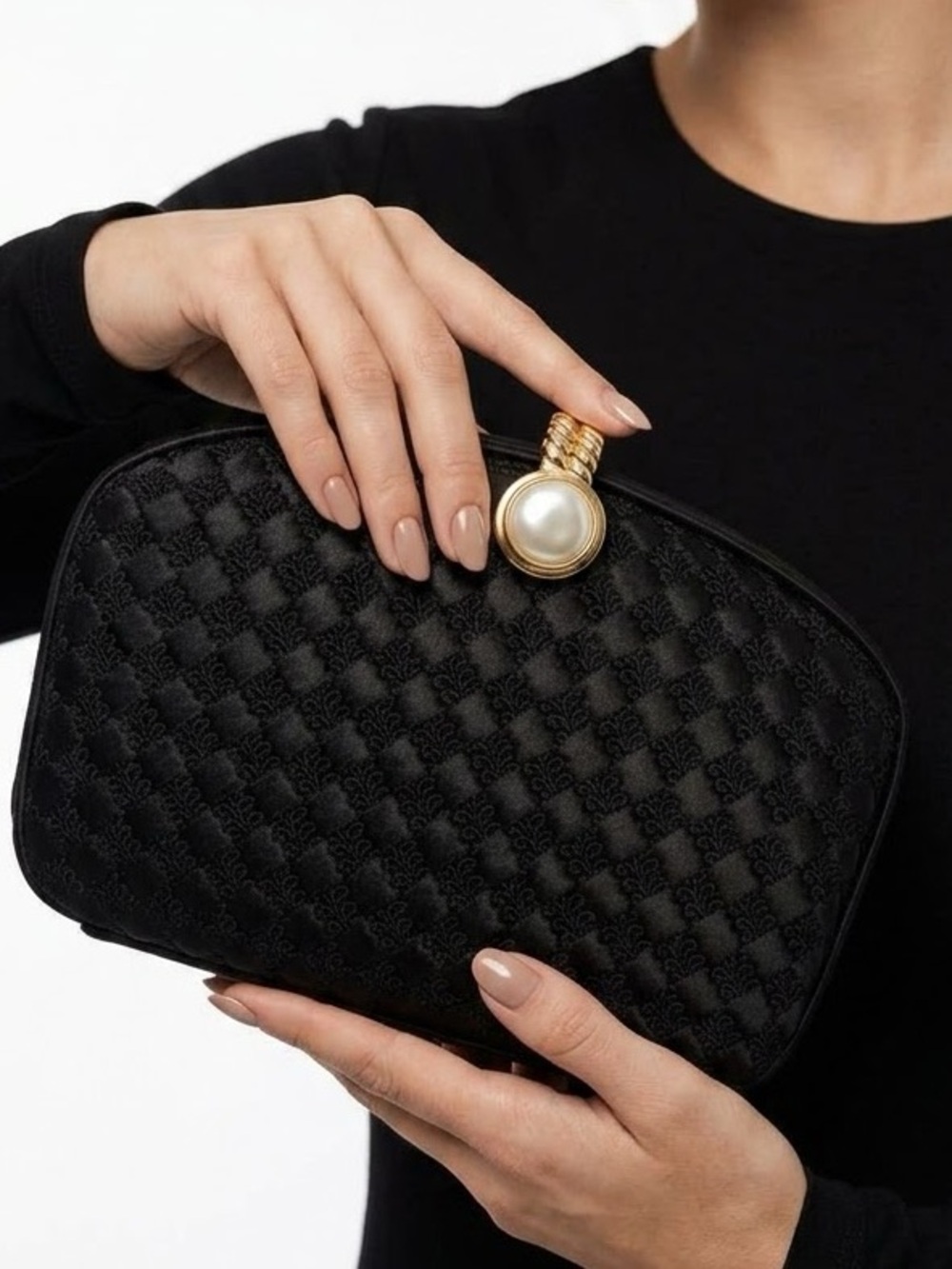 Elegant Black Quilted Women's Bag